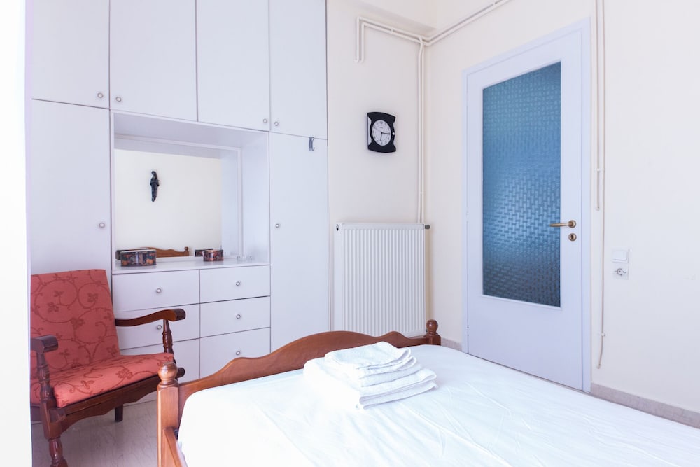 Spacious New apt w View in Agia Varvara view 4
