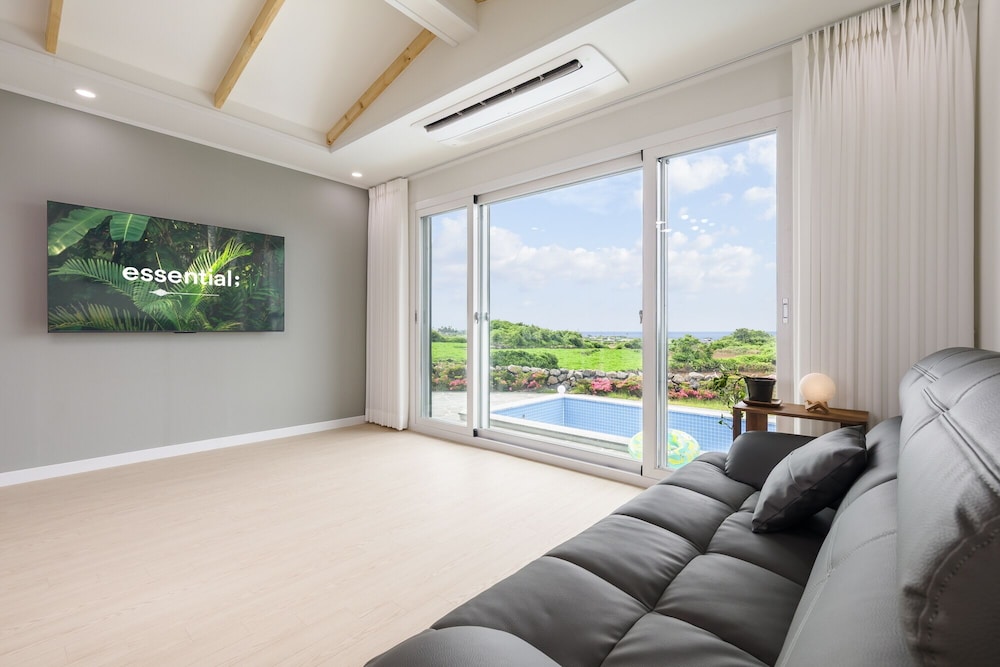 Gimnyeong stonewall Private Pool Villa