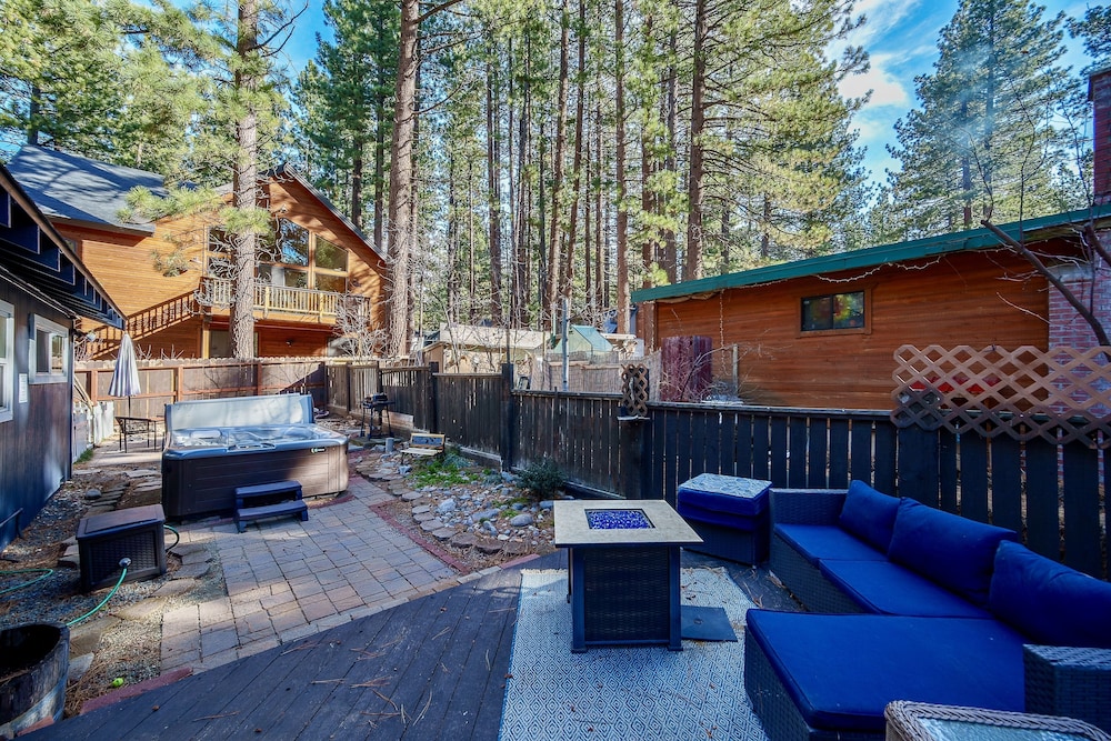 The Blue Bear Cabin Lake Tahoe Family Getaway 2 Bedroom Home