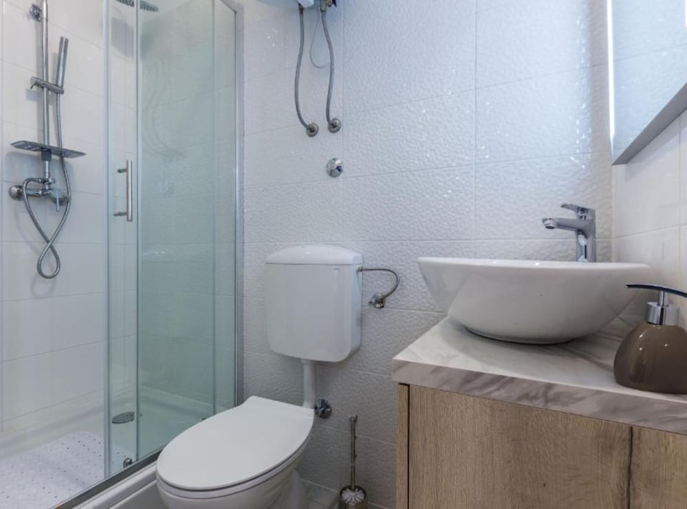 Spacious Two sis Apartments in Zadar With Terrace