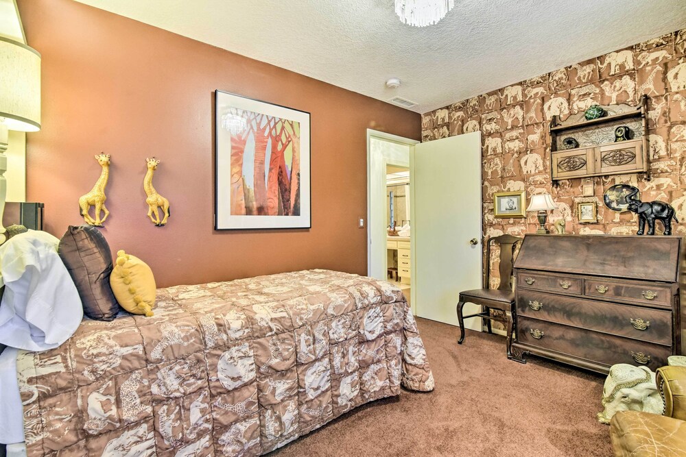 Spacious Hillsboro Home ~ 18 Mi to Portland! view 3