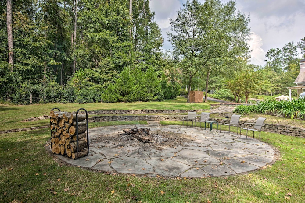 Secluded Acworth Mansion w/ Pool + Game Room!