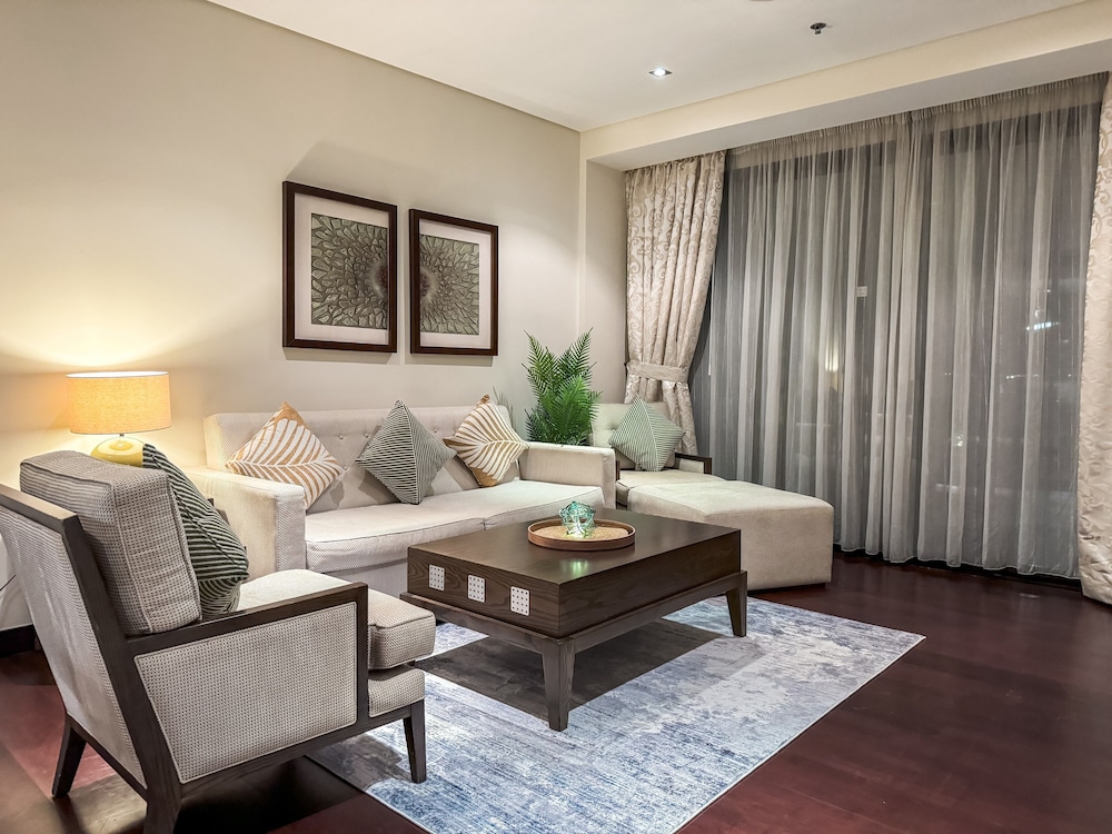 Resort Apartments - Royal Amwaj North
