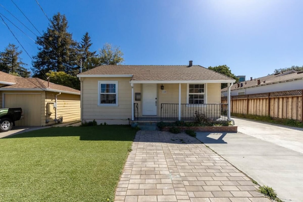 @ Marbella Lane - Convenient Home in Sunnyvale