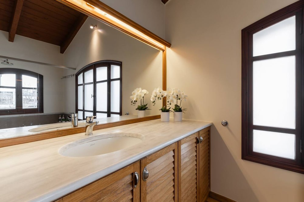Ma Maison Downtown Villa N 8 Indoor Heated Pool