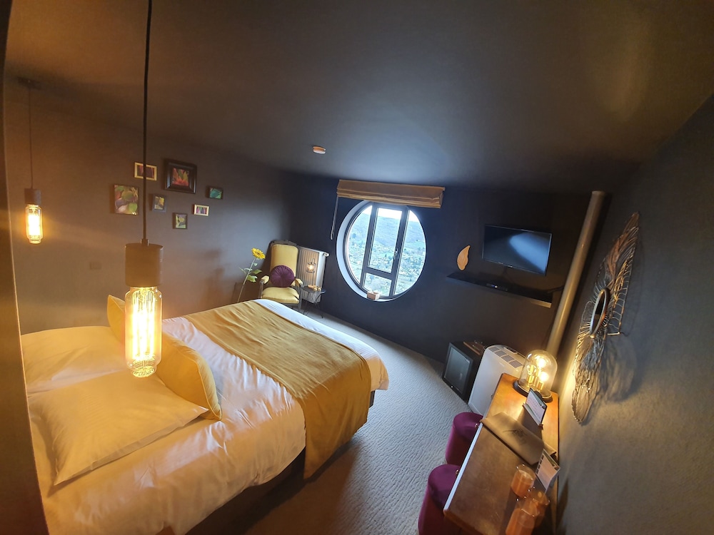 Photo 8