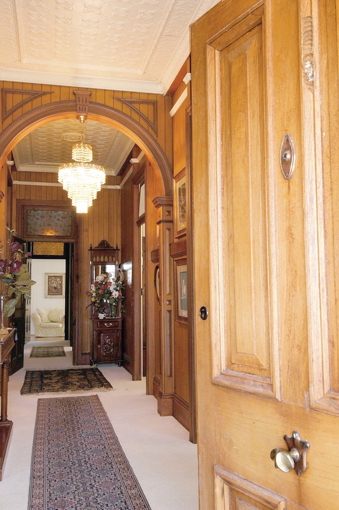 Wiss House Bed and Breakfast