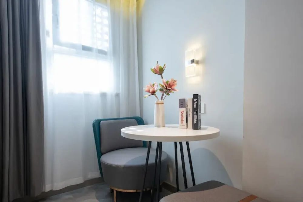YESTE Hotel (Shenzhen Nanshan Qianhai Daxin subway station)