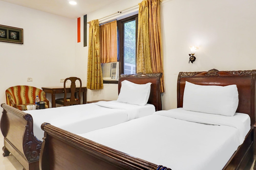 Premium Stays Near Fergusson College