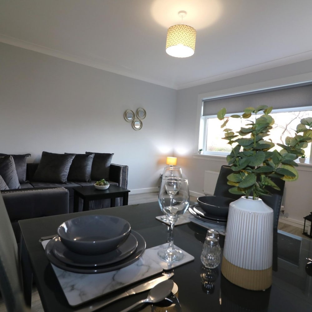 Sunnyside House - Holytown