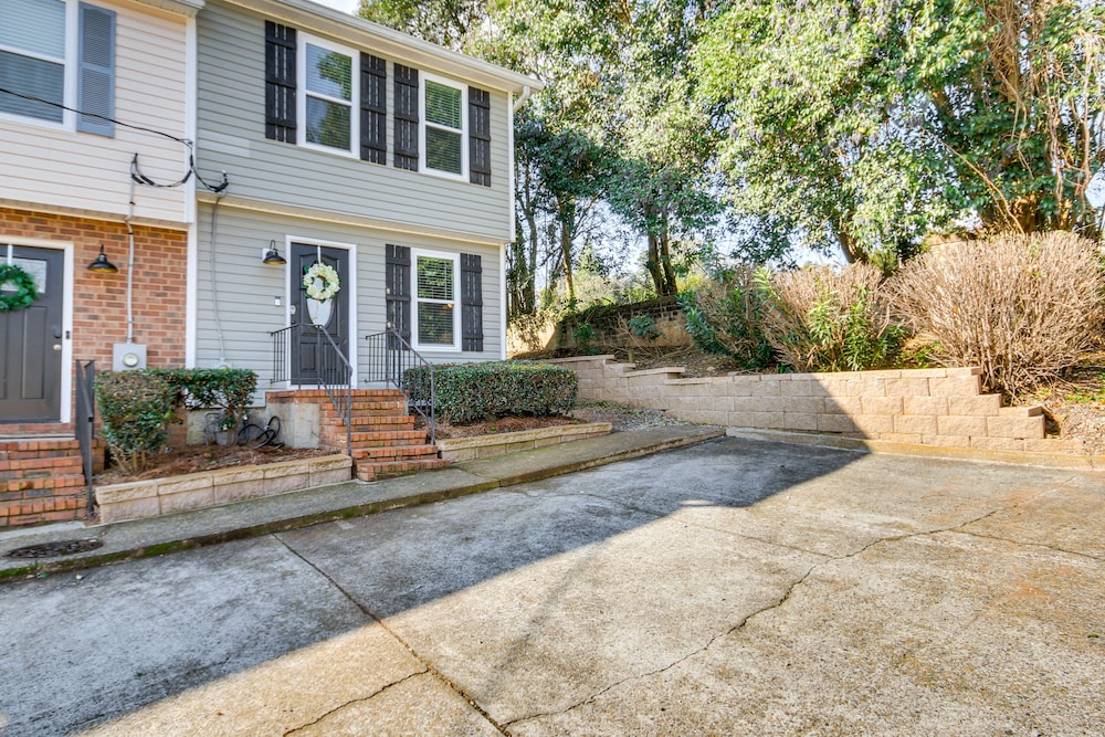 Comfy Augusta Condo w/ Deck ~ 4 Mi to Olde Town view 2