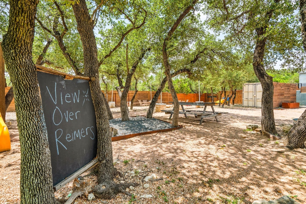 Luxury 7BR Hill Country Gem With Barndominium