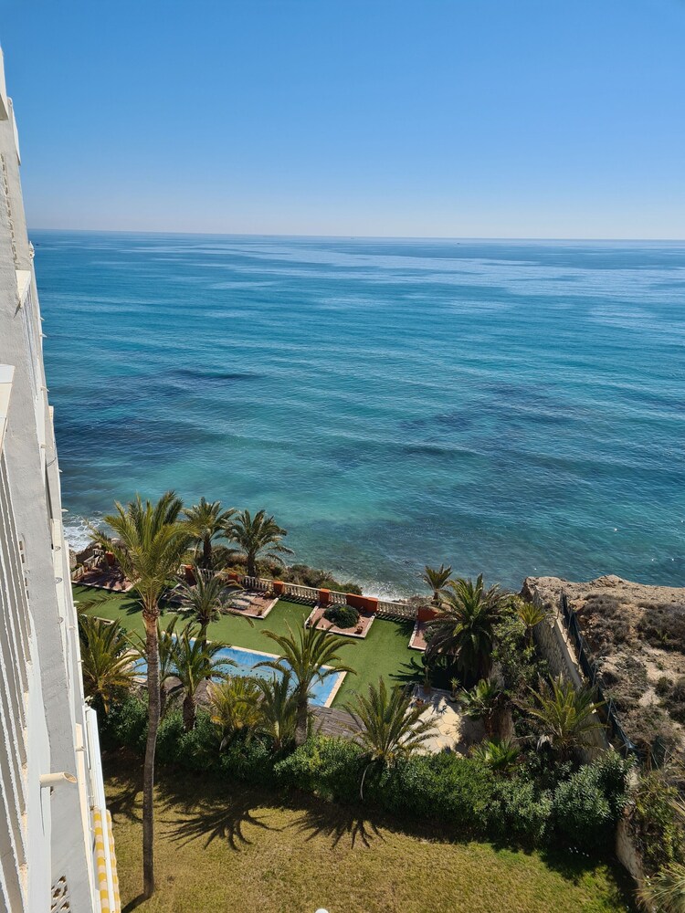 Luxurious 1st Line Top-floor Apartment With Direct Sea Access