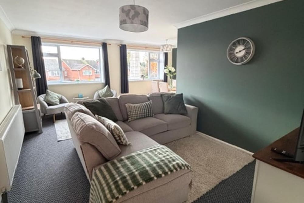Meriden Apartment Retreat - Sleeps 7 - Near Nec