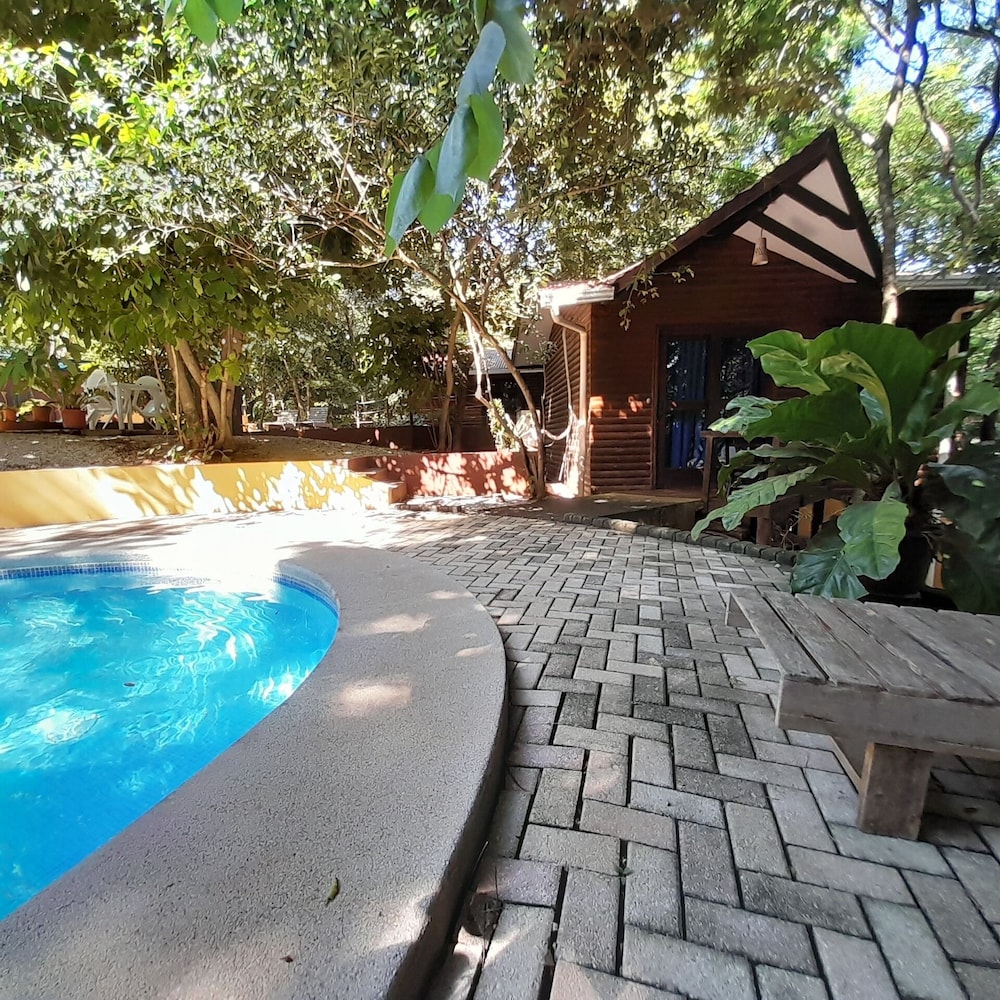 Hotel Cabinas La Playa