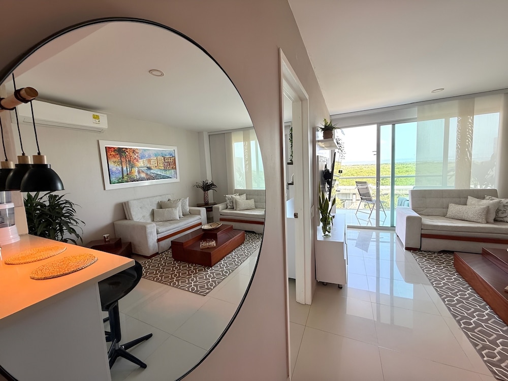 Condominio frente al mar  Morros Epic.