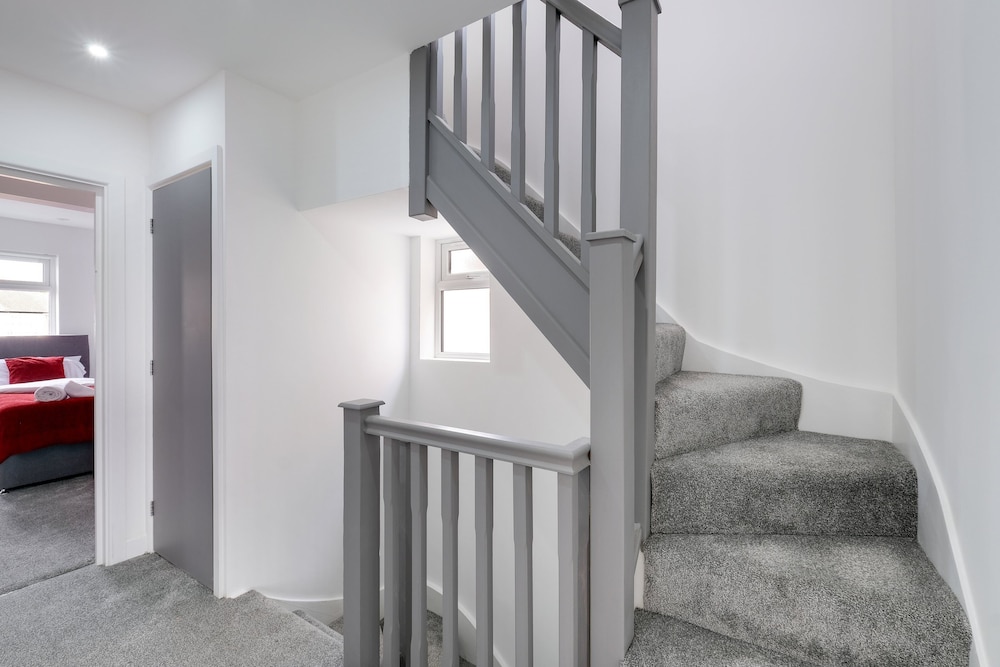 Newly Converted 3 Bed Apt. in Hounslow