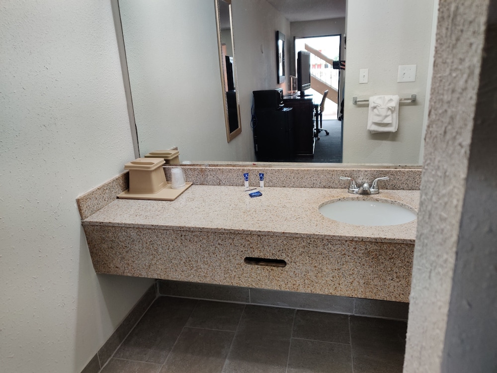 Rodeway Inn Lumberton Central