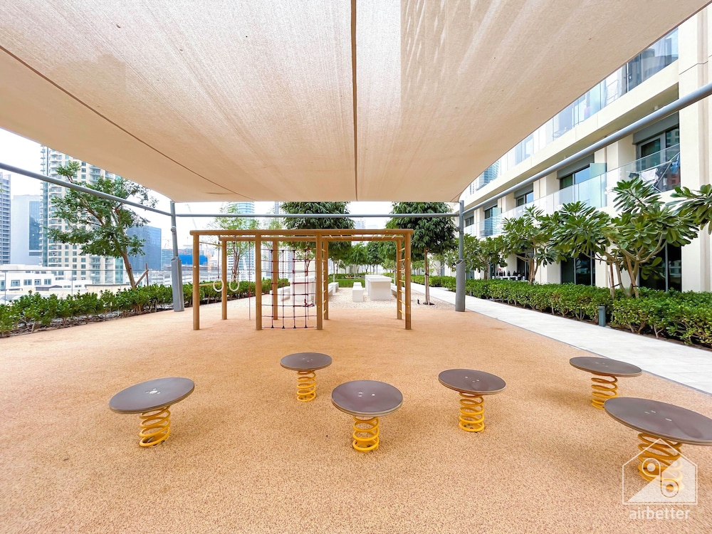 Spacious 3.5 Bedroom Apartment in Burj Royale