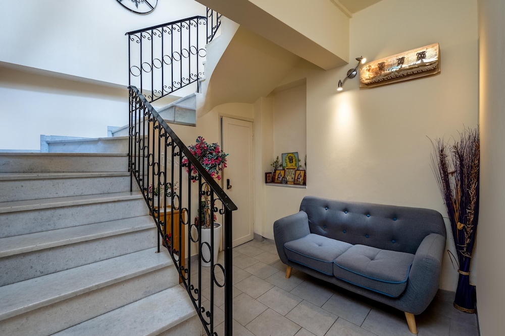 Maravelias Rooms