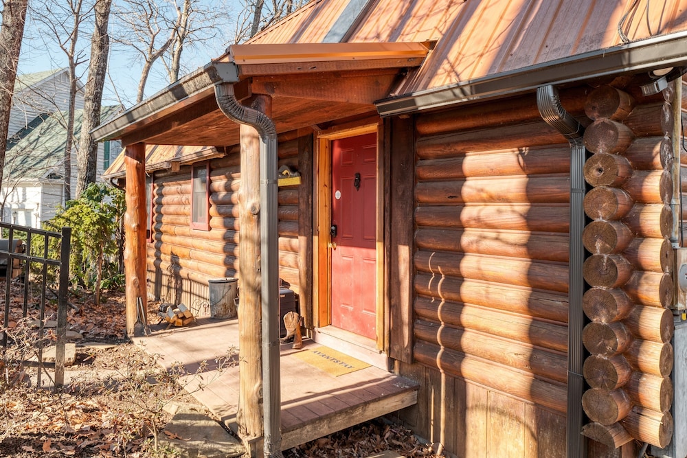 Pine Needle by Avantstay Log Cabin w/ Gorgeous Views, Hot Tub, Patio & Pool Table! view 5