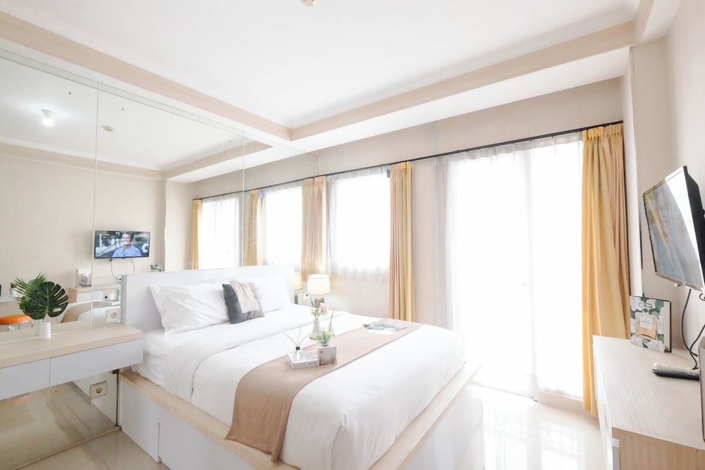 Strategic Studio Apartment Signature Park Grande Near Ciliwung Lrt Station