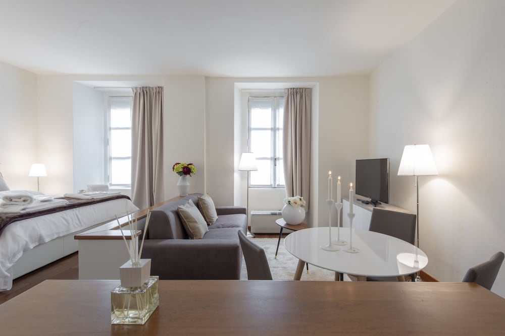 Milan Royal Suites & Luxury Apartments