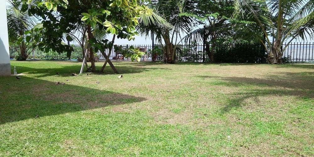 Negombo Holiday Home