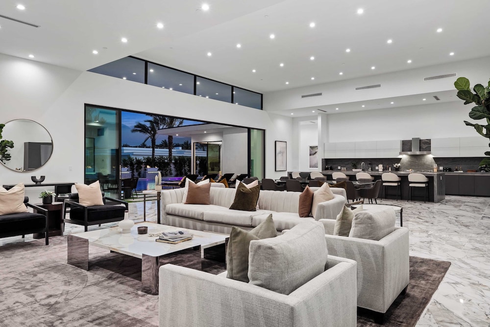 Sleeps 54 3 Luxury Villas w/ Pool + Spa, Pickleball Bravo by Avantstay
