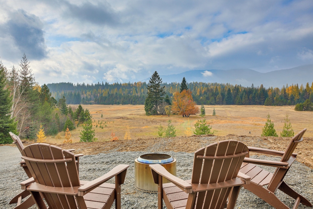 Mtn Valley Views! Cabin 6 Mi to Lake Pend Oreille