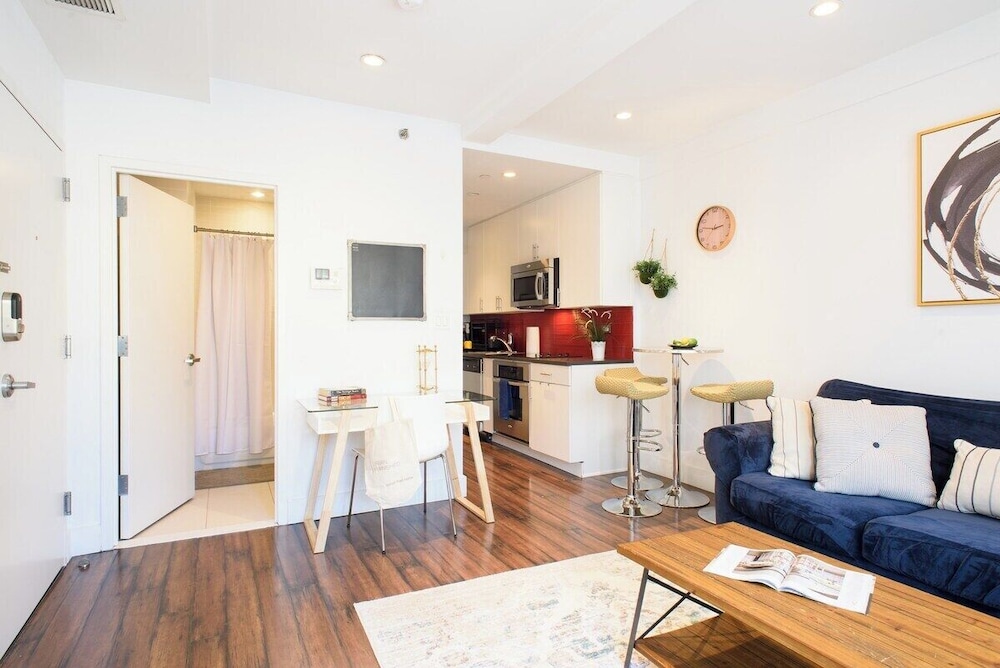 809 Midtown Apartments
