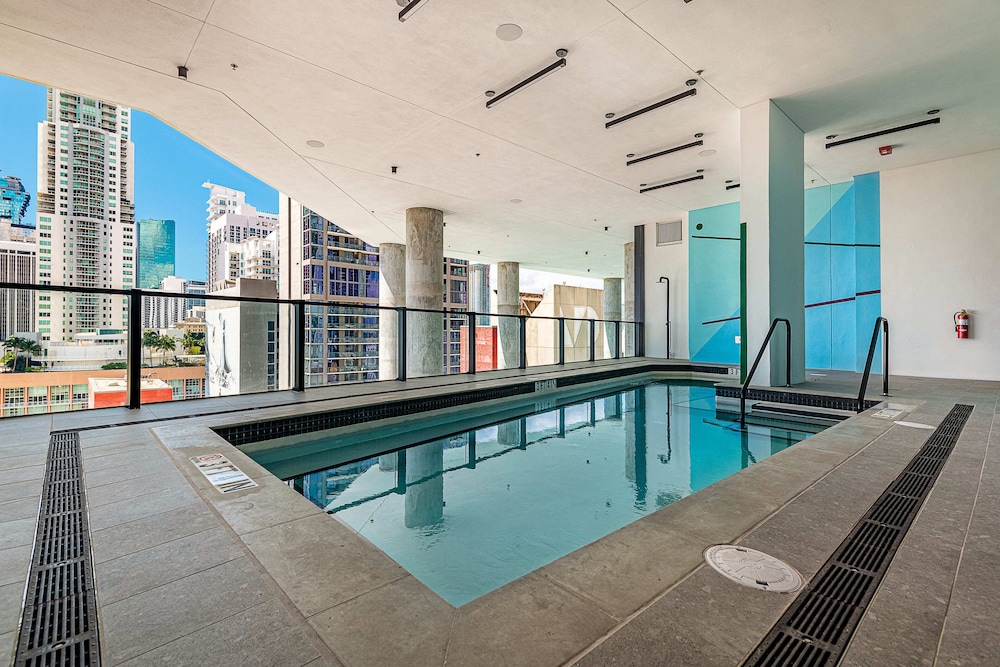 Luxury Studio with Stunning Views & Pool
