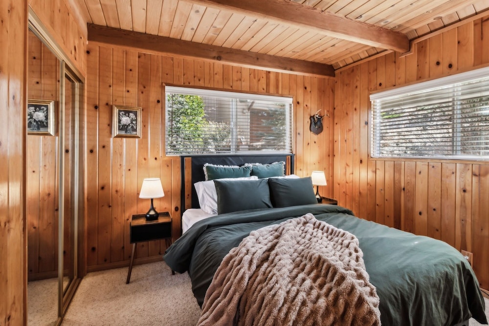 The Volpe Den 3 Bedroom Cabin
