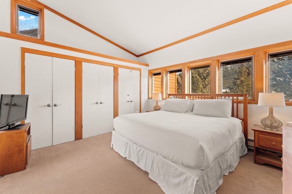 Tennis Townhome #1321 : 2