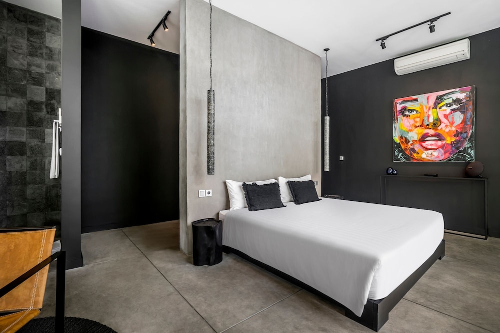 Loft Volcano by Alfred in Bali - Stylish 2 BR Loft w Pool Garden Ricefields View