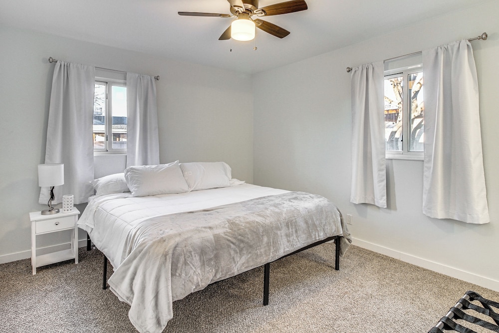 Cozy Home w/ Grill & Games in Albuquerque!