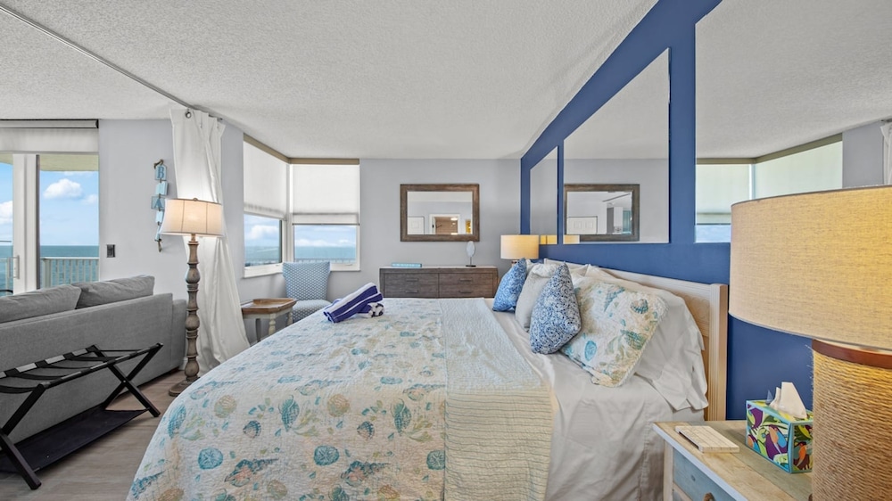 Oceanfront Views Balcony Sunsets