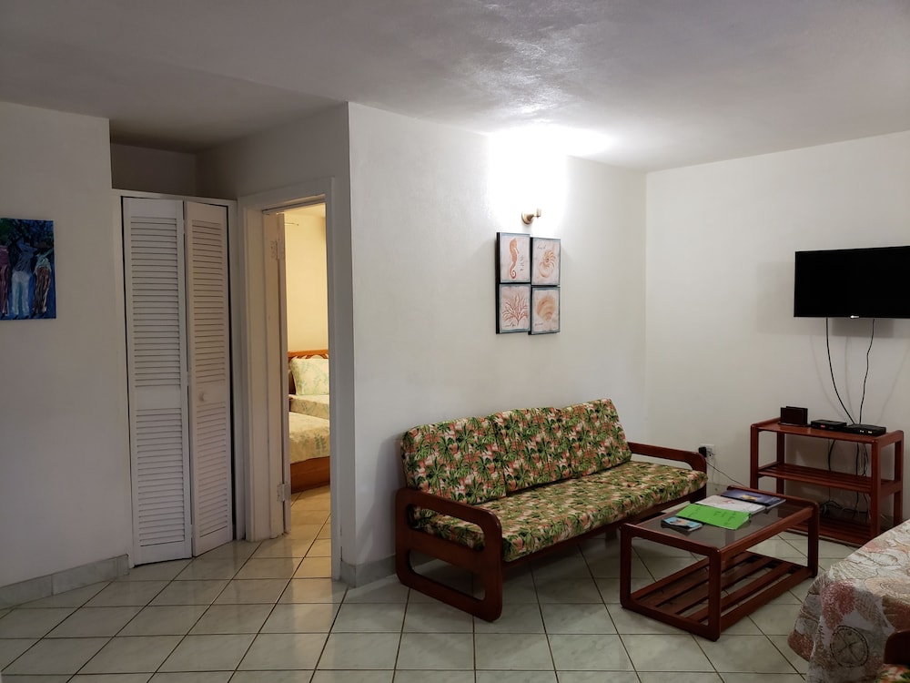 Gentle Breeze Apartments