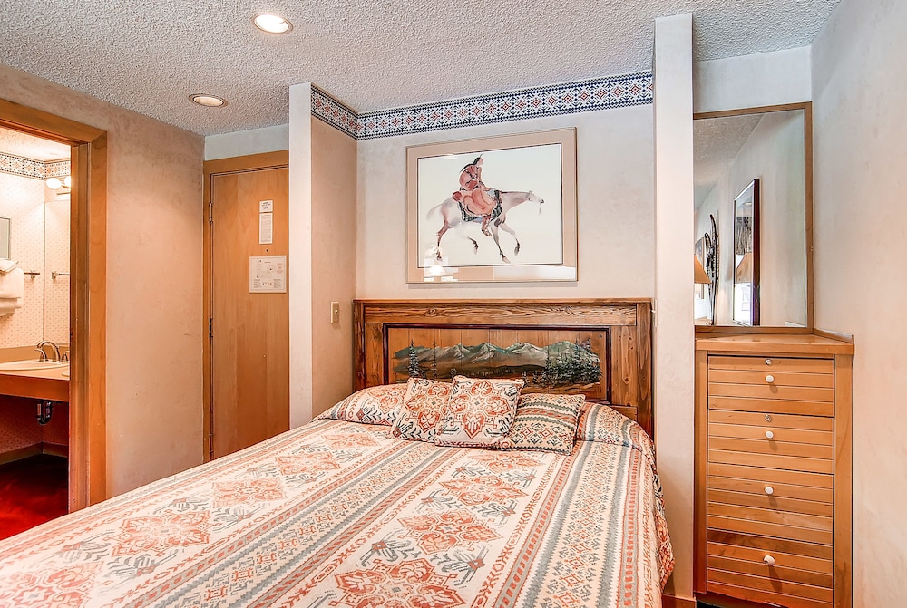 Village at Breckenridge Condos by CRMR view 5