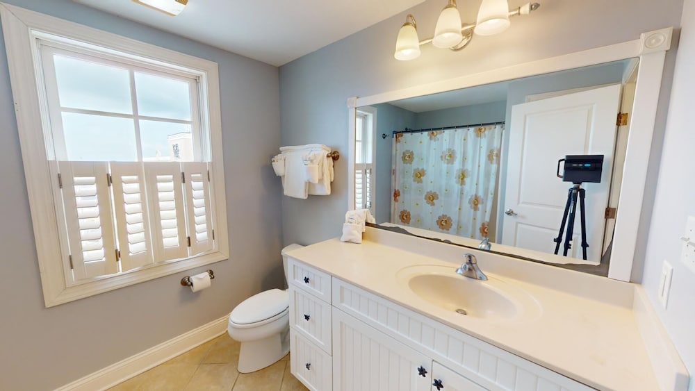 Pier Walk Unit C by Tybee Vacation Rentals