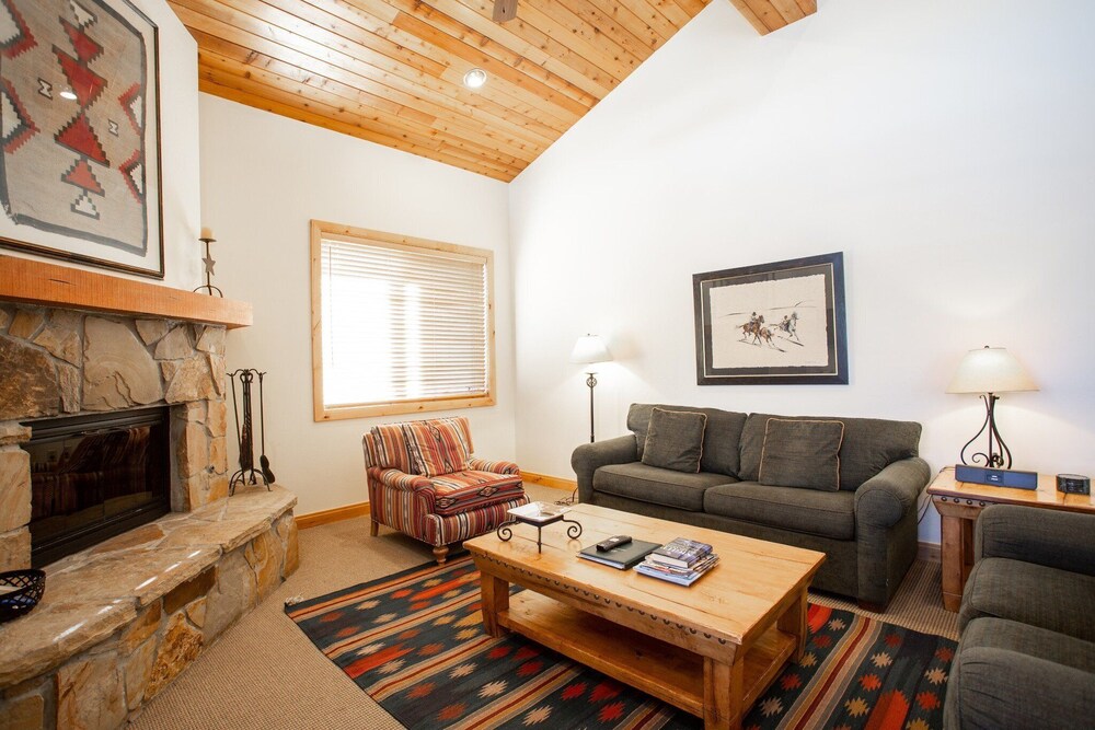 Trail's End Lodge at Deer Valley Resort - One Bedroom Residence with Spa #305 1 Condo