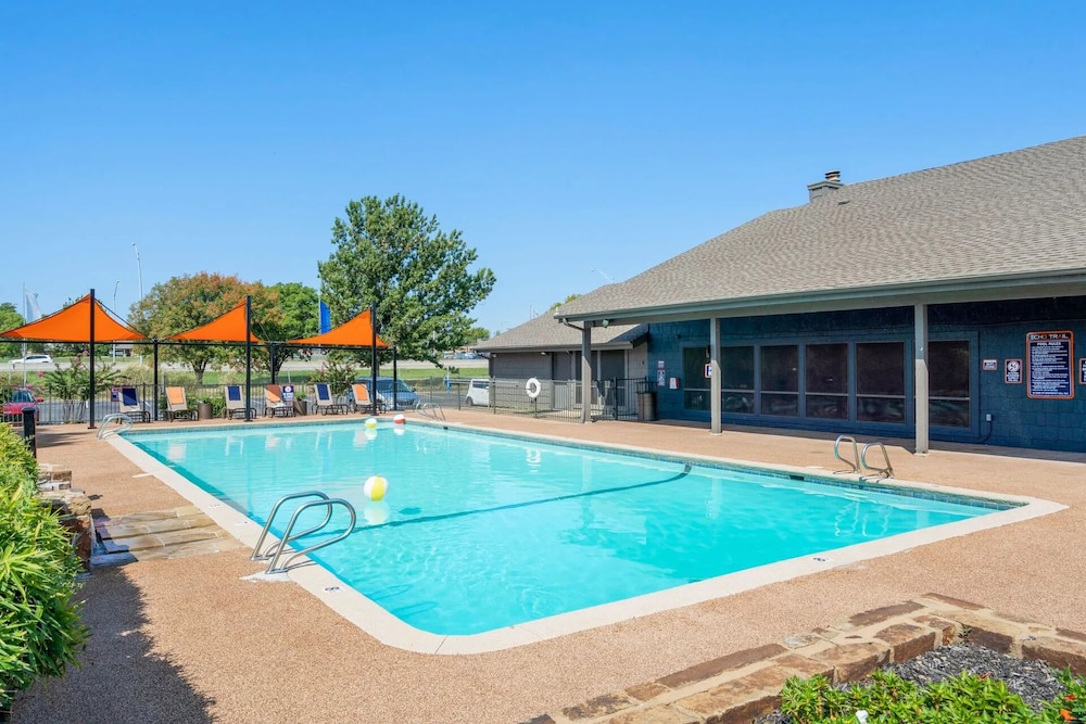 Landing at Echo Trail Apartments - 1 Bedroom In..
