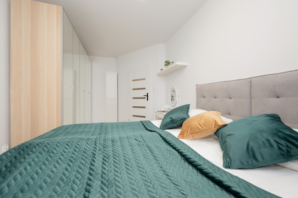 Apartment With Two Balconies by Renters view 3