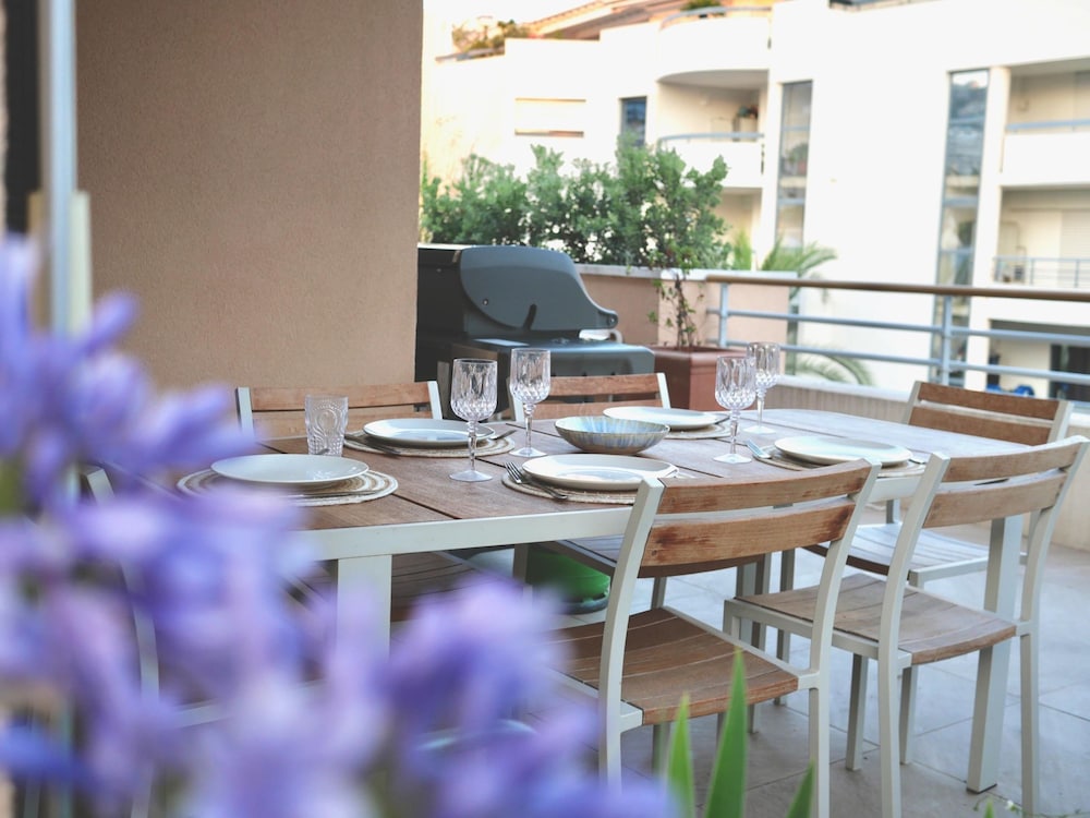 3 Bed Penthouse With Terrace Close to Beach- 2200