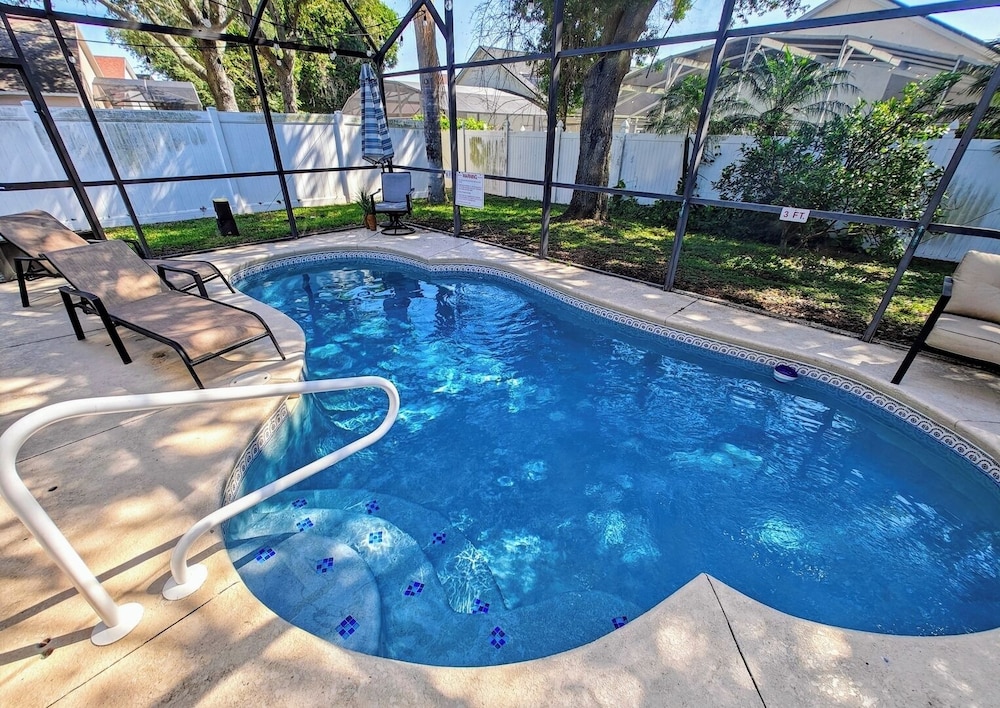 Chic 3 BR w/ Pool Near Disney Magic