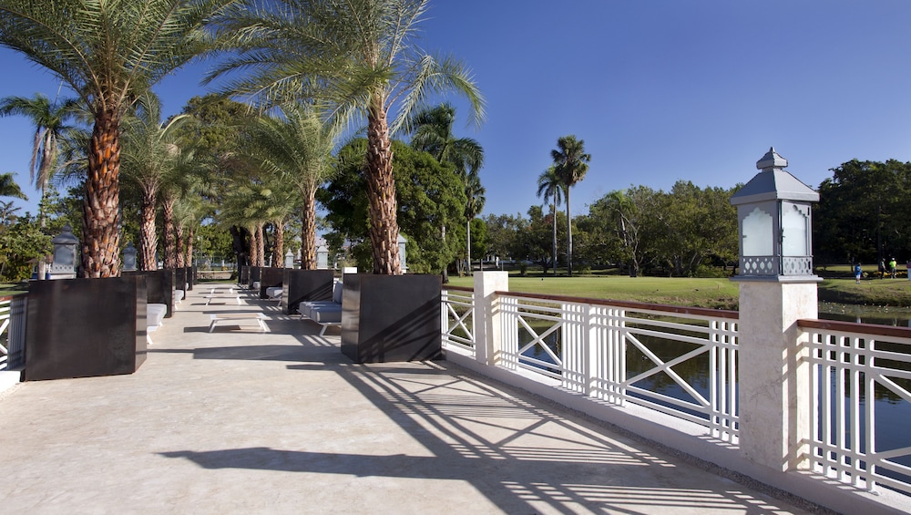 VH Atmosphere - Adults Only - Property Image 24