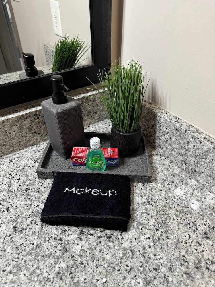 Luxury Midtown Oasis Rooftop Pool