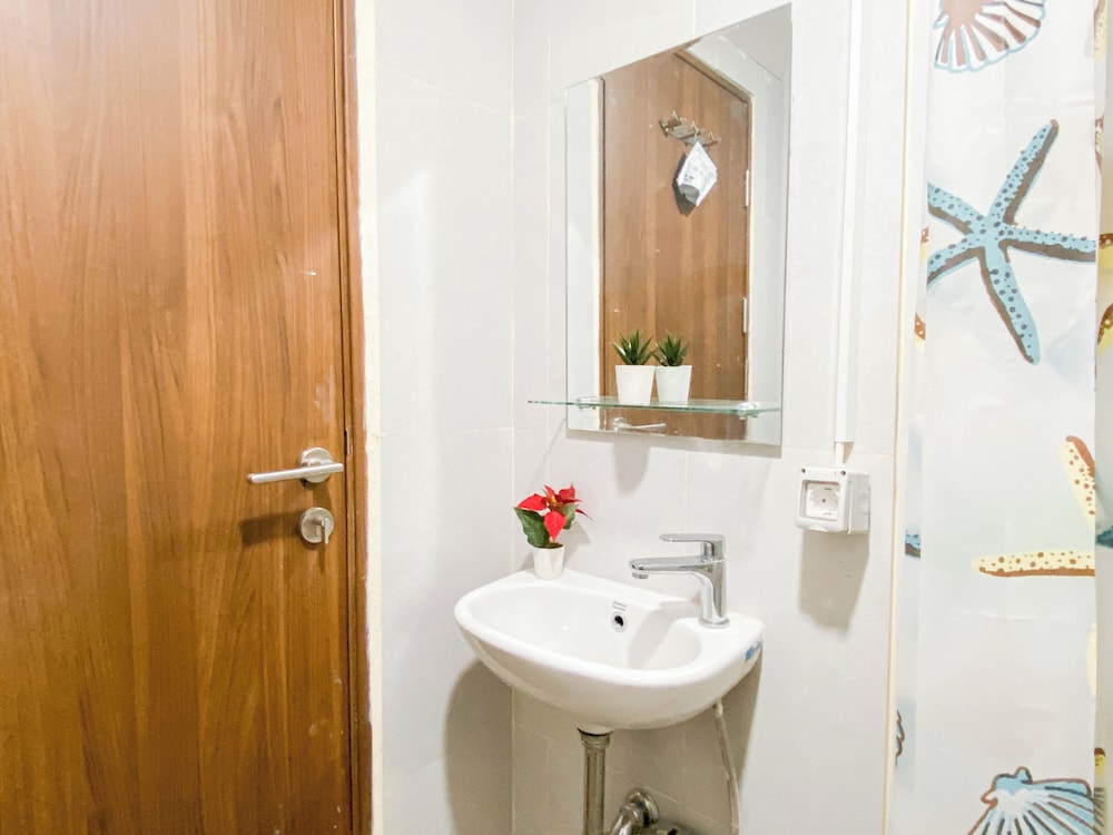 Studio Near Sicc At Royal Sentul Park Apartment