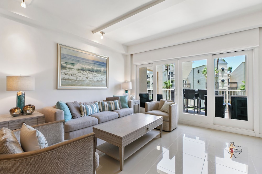 Bahia Mar-Solare Beachfront & Two Pools
