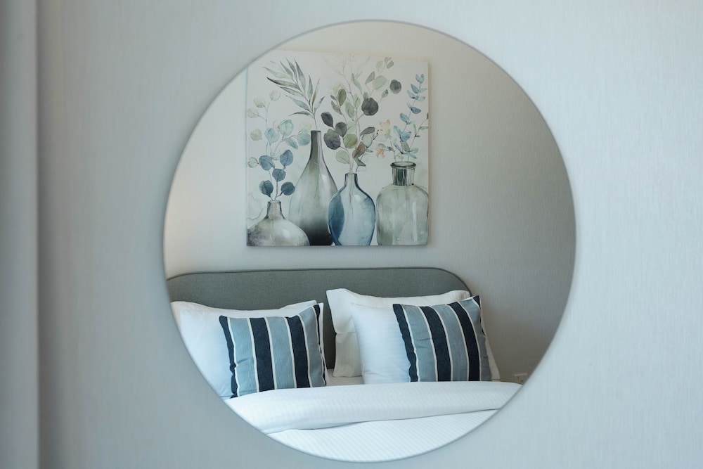 KeyRock - Premium Reva Stay with Pool